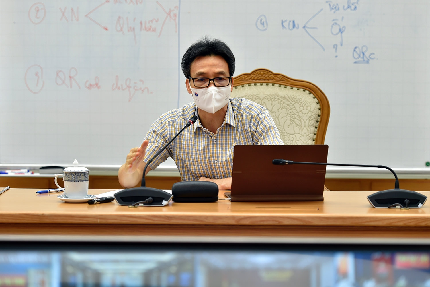 Phó Thủ tướng Vũ Đức Đam: Các tỉnh phải có kế hoạch giữ vững những vùng, khu vực còn an toàn. Ảnh: VGP/Đình Nam