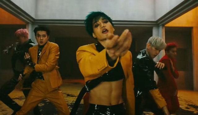 Thành viên Kai của EXO nhảy trong video âm nhạc phát hành năm 2019 Thành viên Kai của EXO nhảy trong video âm nhạc phát hành năm 2019