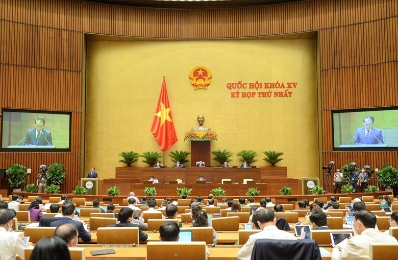 Các đại biểu Quốc hội thảo luận tại Hội trường Toàn cảnh phiên thảo luận tại hội trường chiều 21/7