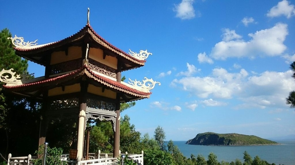 Vũng Chùa- Đảo Yến đã đón Anh Văn về ôm ấp, ru ngủ ngàn năm Vũng Chùa- Đảo Yến đón Anh Văn về ôm ấp, ru ngủ ngàn năm