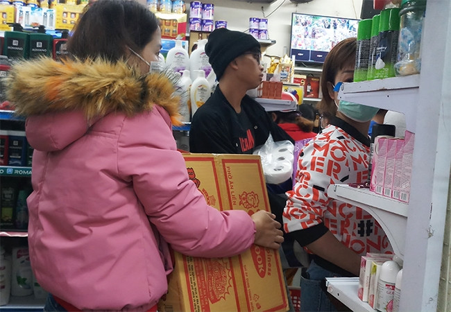 Người có hành vi mua vét hàng hóa bị xử lý về tội đầu cơ theo quy định tại Điều 196 Bộ luật Hình sự. (Ảnh minh họa) Người có hành vi mua vét hàng hóa bị xử lý về tội đầu cơ theo quy định tại Điều 196 Bộ luật Hình sự. (Ảnh minh họa)