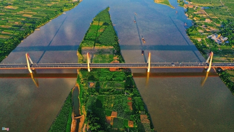 Cơ sở hạ tầng được cải thiện giúp đẩy nhanh giá bất động sản tại Hà Nội, đặc biệt là các quận, huyện ngoại ô. Ảnh: Việt Linh.