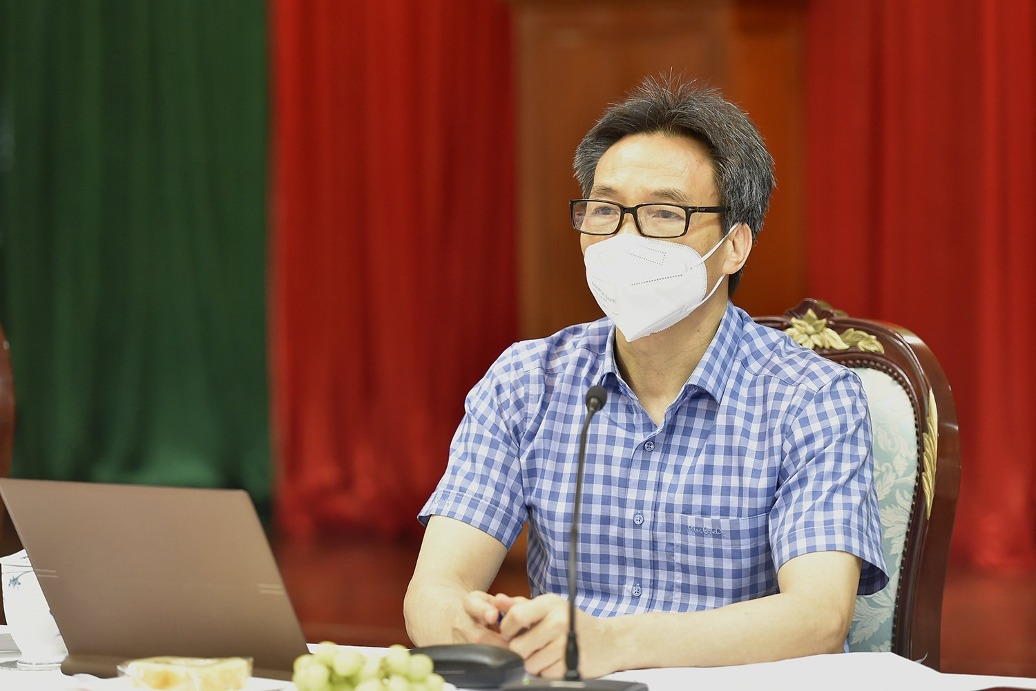 Phó Thủ tướng Vũ Đức Đam yêu cầu Đồng Nai phải thực hiện thật nghiêm giãn cách xã hội theo Chỉ thị 16/CT-TTg, có như vậy mới chặn được dịch - Ảnh: VGP/Đình Nam