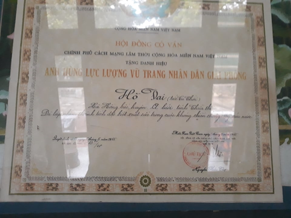 Tấm bằng công nhận Anh hùng lự lượng vũ trang nhân dân giải phóng của ông Hồ Vai Tấm bằng công nhận Anh hùng lự lượng vũ trang nhân dân giải phóng của ông Hồ Vai