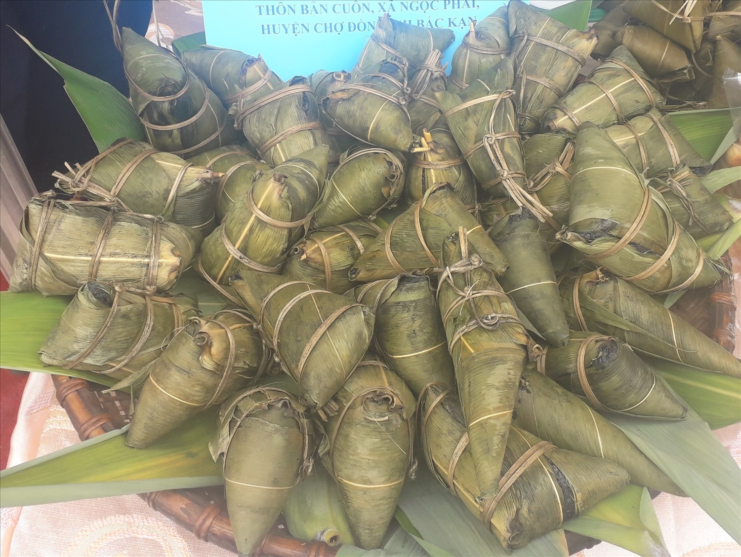 Món bánh gù của người Dao