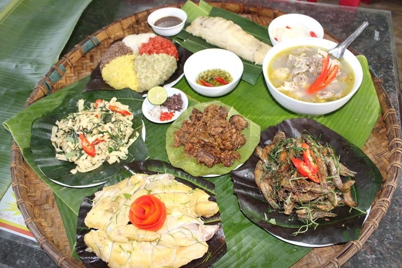  Mâm cỗ đặc sắc của người Dao Thanh Y (Quảng Ninh)