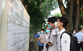 Thí sinh dự thi tốt nghiệp THPT đợt 1, năm 2021 tại điểm thi Trường THPT Chu Văn An, Hà Nội. Ảnh: BGDTĐ