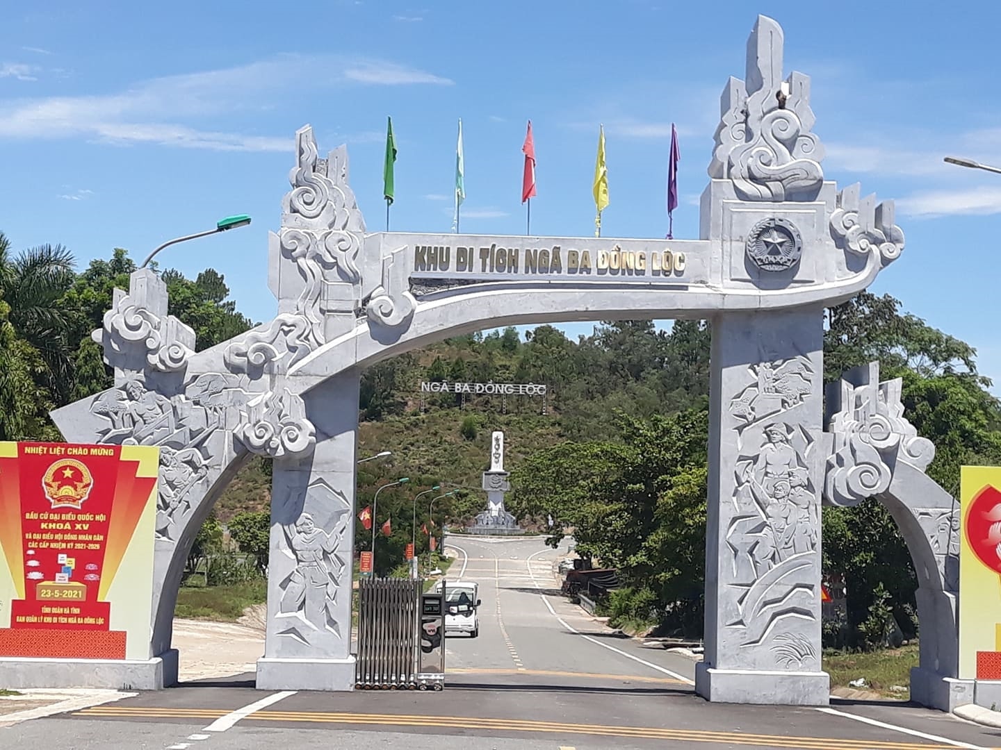 Để tỏ lòng tri ân các anh hùng, liệt sỹ, các công trình ở ngã ba Đồng Lộc đã được xây dựng khang trang