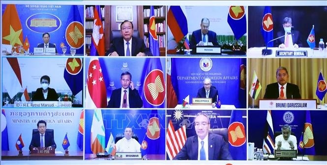 Bộ trưởng Ngoại giao các nước dự Hội nghị Bộ trưởng Ngoại giao đặc biệt ASEAN - Nga theo hình thức trực tuyến ngày 6/7. Ảnh: Lâm Khánh/TTXVN Bộ trưởng Ngoại giao các nước dự Hội nghị Bộ trưởng Ngoại giao đặc biệt ASEAN - Nga theo hình thức trực tuyến ngày 6/7. Ảnh: Lâm Khánh/TTXVN