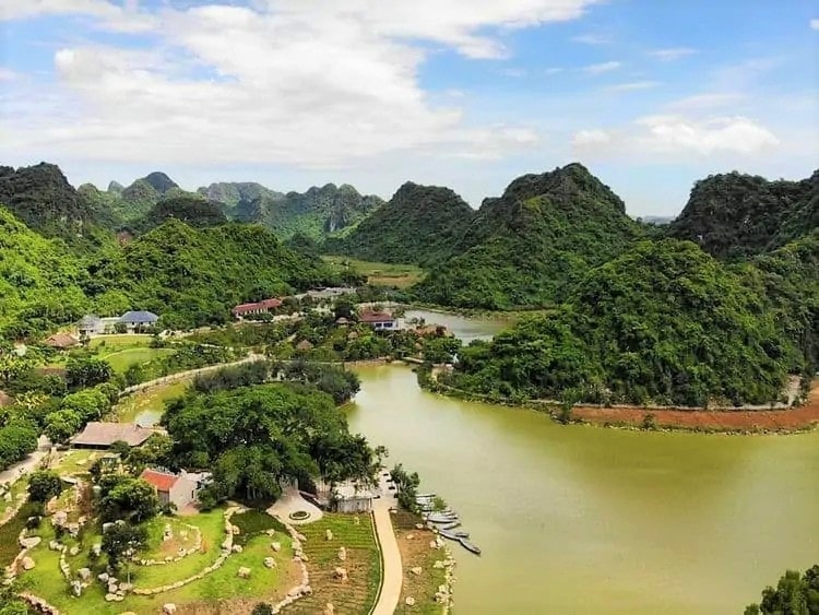 Toàn cảnh khu du lịch vườn chim Thung Nham Toàn cảnh khu du lịch vườn chim Thung Nham