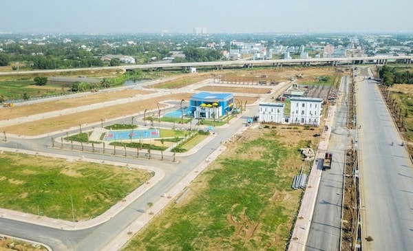 Dịch Covid-19 kéo dài và diễn biến phức tạp khiến NĐT ôm hàng lao đao vì Dịch Covid-19 kéo dài và diễn biến phức tạp khiến NĐT ôm hàng lao đao vì