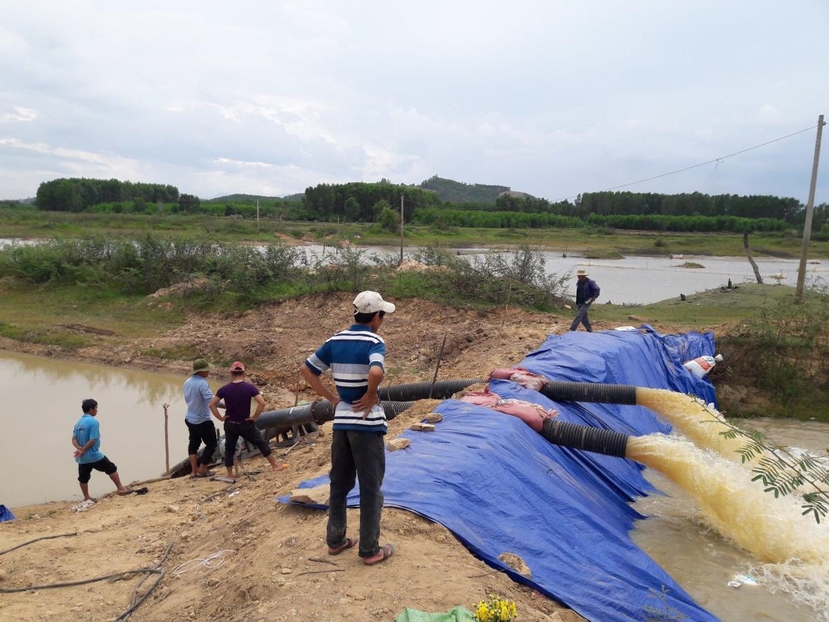 Hồ Vụ Bổn (huyện Krông Pắc, tỉnh Đắk Lắk) ở mức nước chết giữa tháng 7/2021 (Ảnh TL) Hồ Vụ Bổn (huyện Krông Pắc, tỉnh Đắk Lắk) ở mức nước chết giữa tháng 7/2021 (Ảnh TL)