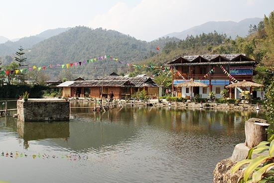 Khu du lịch cộng đồng tắm suối khoáng nóng ở bản Lướt, xã Ngọc Chiến (Mường La). Ảnh T.L Khu du lịch cộng đồng tắm suối khoáng nóng ở bản Lướt, xã Ngọc Chiến (Mường La). Ảnh T.L