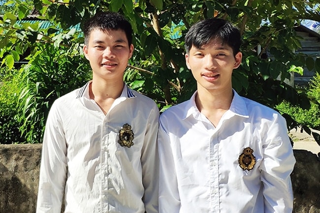 Vi Đức Mạnh (bên trái) và Lê Ngọc Tính là đôi bạn thân học cùng lớp