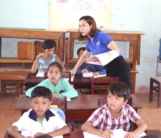 Lớp ôn tập văn hóa tại xã vùng cao Phước Gia (Hiệp Đức - Quảng Nam). Ảnh: TG Lớp ôn tập văn hóa tại xã vùng cao Phước Gia (Hiệp Đức - Quảng Nam). Ảnh: TG