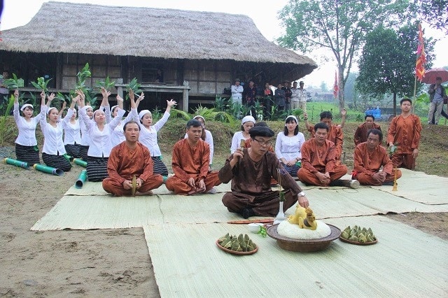 Món bánh đầu chó là vật phẩm để dâng cúng trong Lễ hội bốc mó của người Thổ -Nghệ An Món bánh đầu chó là vật phẩm để dâng cúng trong Lễ Bốc Mó của người Thổ -Nghệ An
