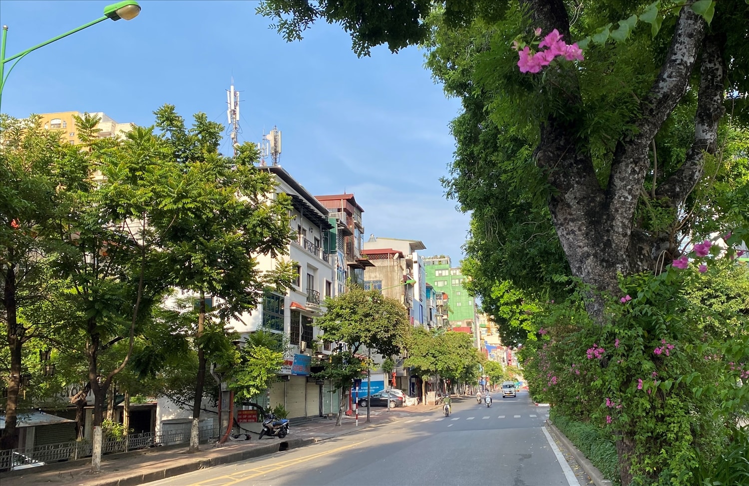 Phố Kim Mã  trong sáng 7/8