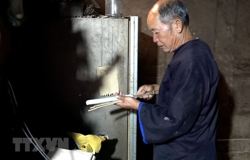 Chuẩn bị làm lễ cúng ruộng
