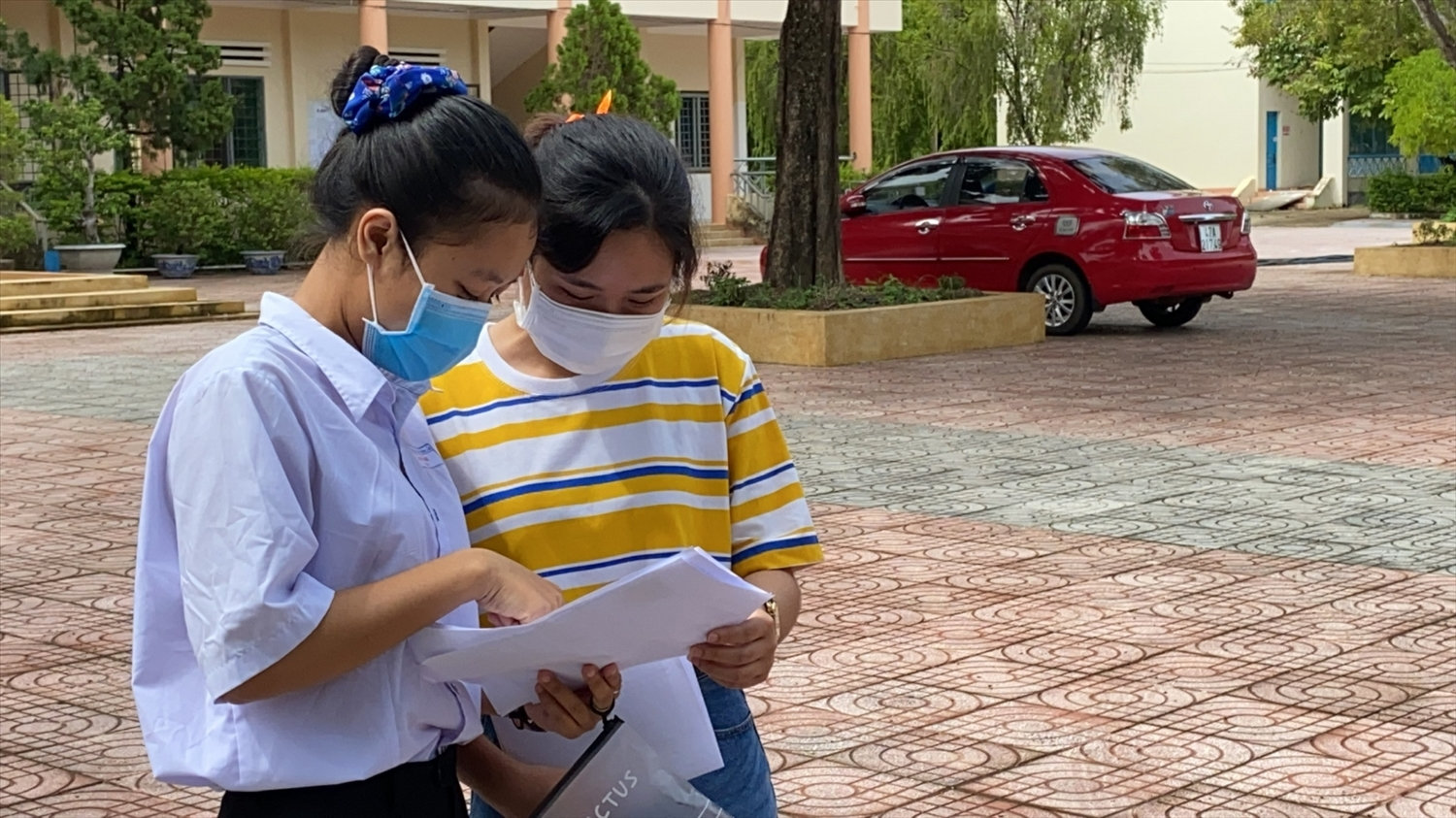 Các thí sinh tham dự đợt 2 Kỳ thi tốt nghiệp THPT năm 2021. Ảnh: GDTĐ