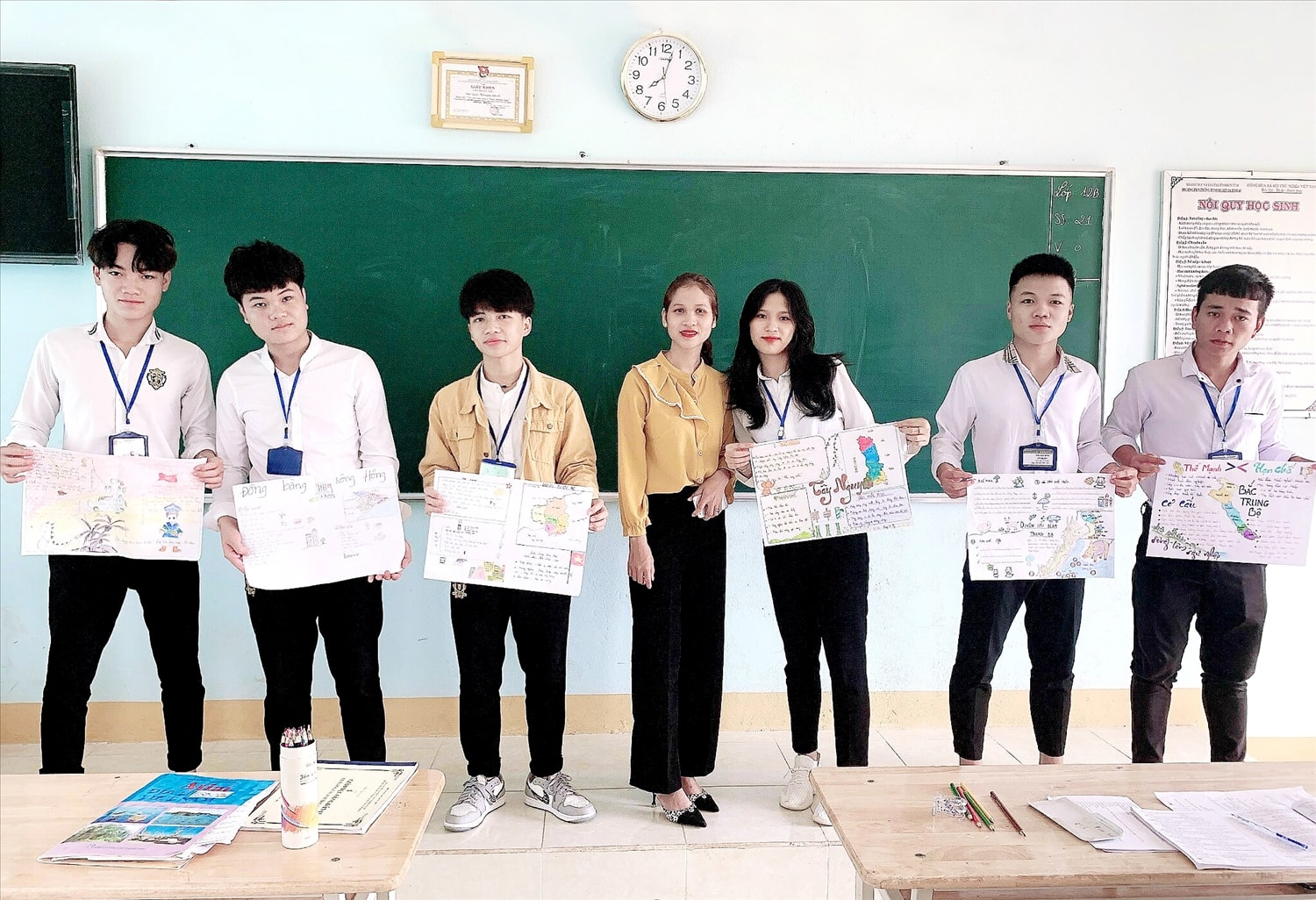 Với mong muốn có nhiều em nhỏ được học cái chữ, Nàng Xô Vi đã phấn đấu trở thành giáo viên để dạy chữ cho các em học sinh