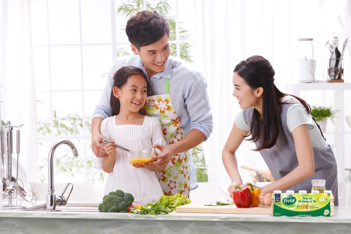 Vinamilk có nhiều nhãn hiệu quen thuộc với mọi gia đình như Ông Thọ, Sữa tươi 100%, Sữa bột Dielac, sữa chua Vinamilk, Probi… Vinamilk có nhiều nhãn hiệu quen thuộc với mọi gia đình như Ông Thọ, Sữa tươi 100%, Sữa bột Dielac, sữa chua Vinamilk, Probi…