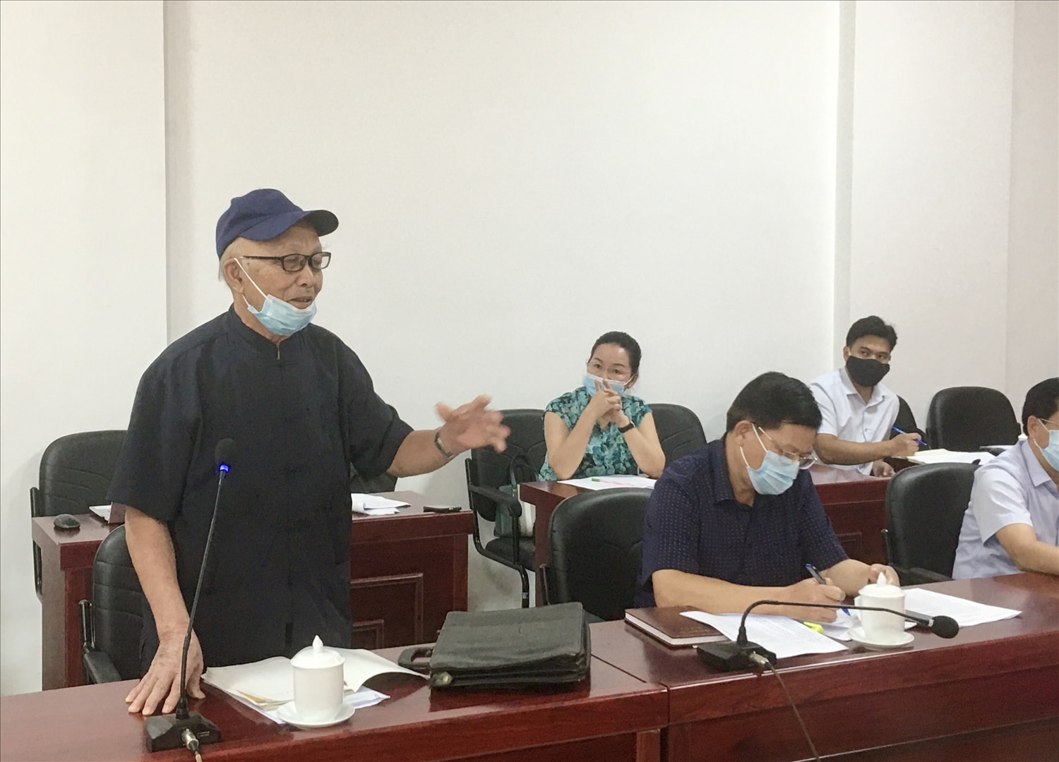 Các đại biểu tham gia phát biểu, đóng góp ý kiến tại Hội thảo