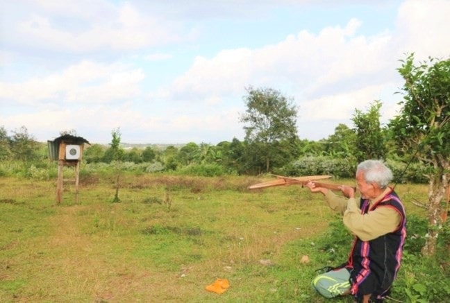 Luyện bắn nỏ