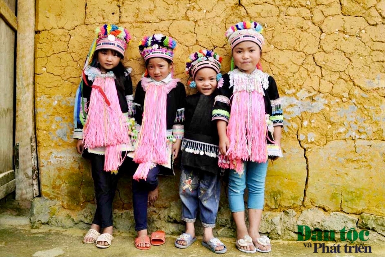 Những bé gái ở Sì Thâu Chải