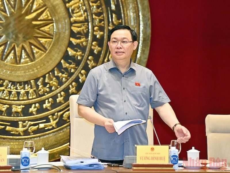 Chủ tịch Quốc hội Vương Đình Huệ phát biểu tại buổi làm việc (Ảnh: DUY LINH). Chủ tịch Quốc hội Vương Đình Huệ phát biểu tại buổi làm việc (Ảnh: DUY LINH).
