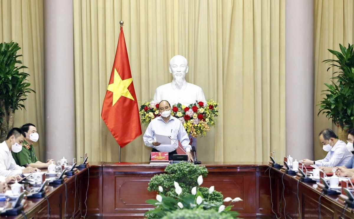 Chủ tịch nước Nguyễn Xuân Phúc phát biểu tại cuộc họp Chủ tịch nước Nguyễn Xuân Phúc phát biểu tại cuộc họp