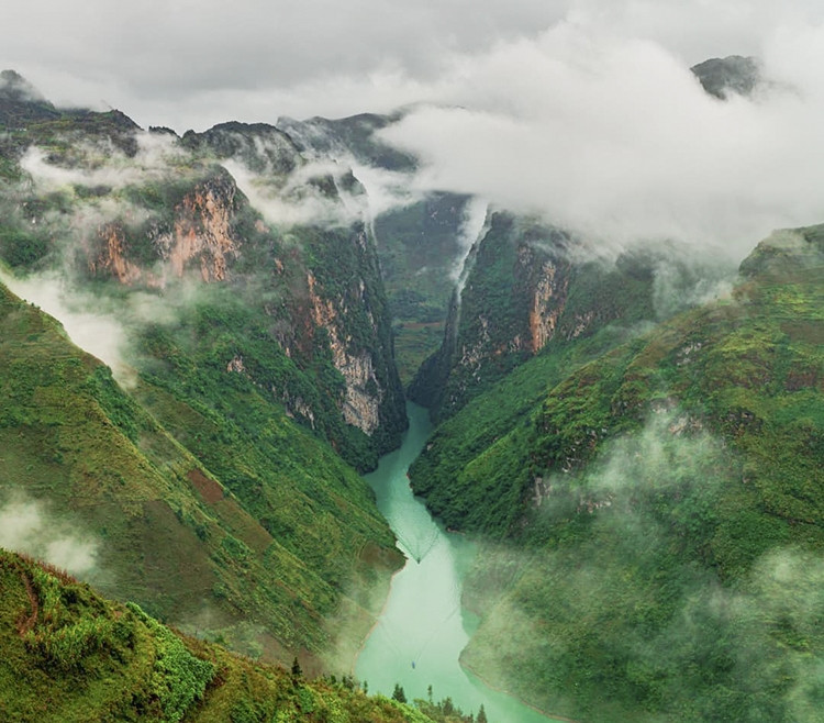 Sông Nho Quế (Hà Giang) nhìn từ trên cao