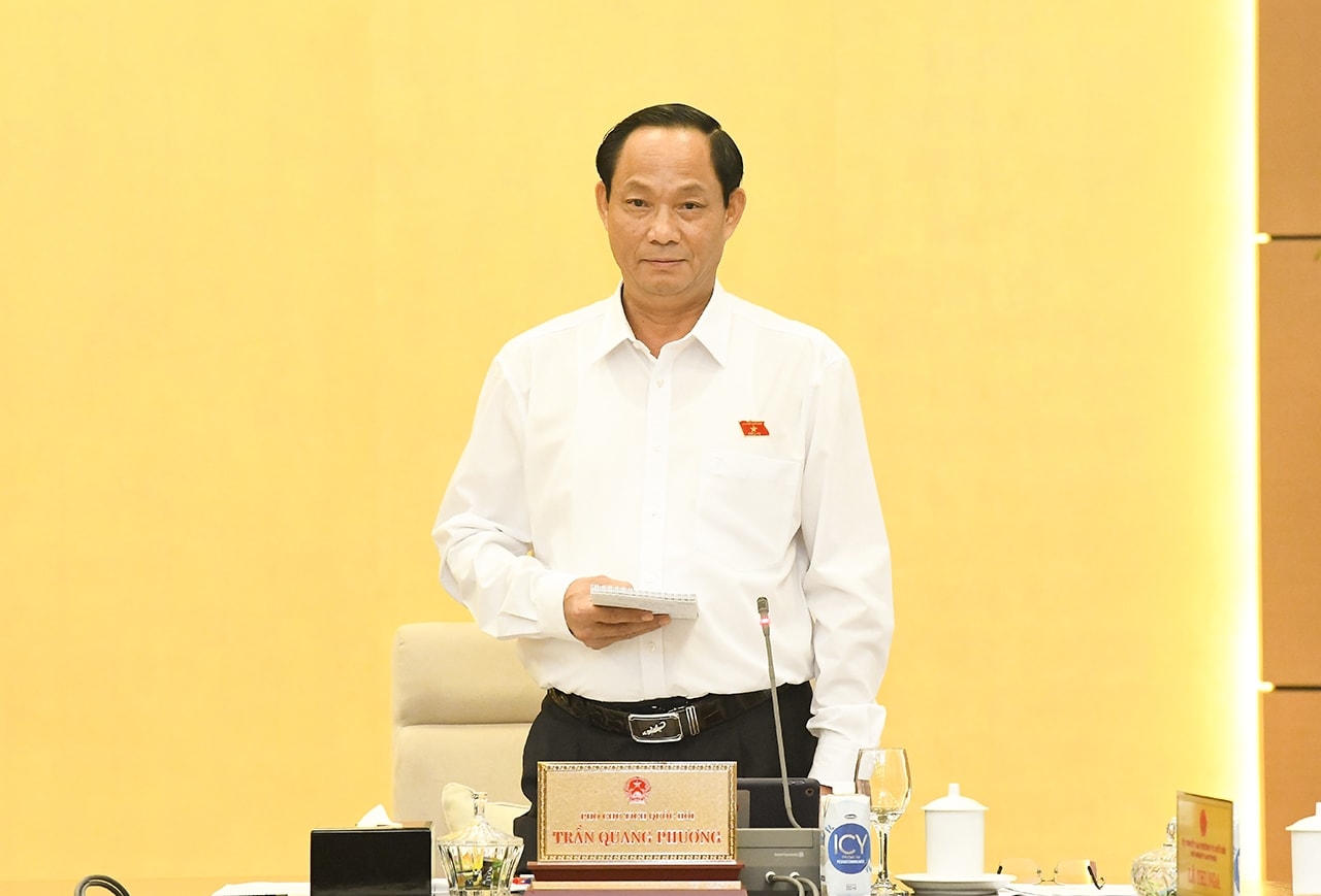 Phó Chủ tịch Quốc hội Trần Quang Phương phát biểu tại phiên họp