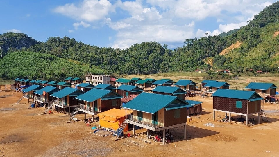 Khu nhà ở cho 34 hộ dân Vân kiều ở bản Sắt, xã Trường Xuân