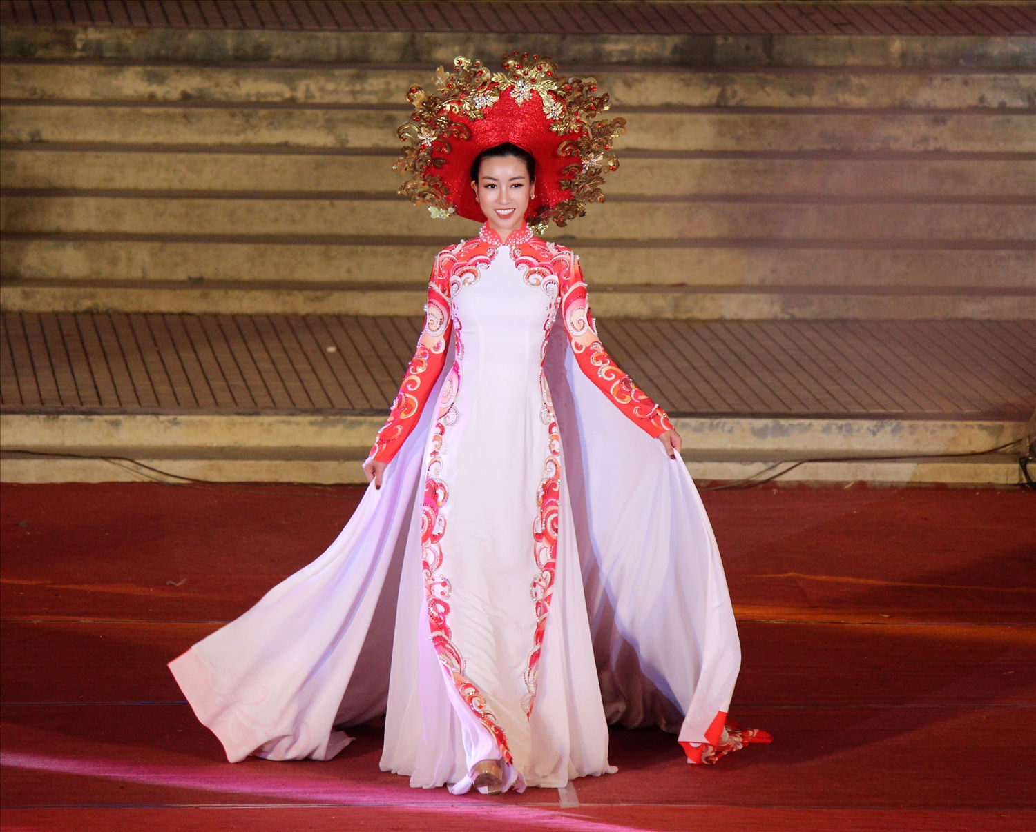 Duyên dáng tà áo dài
