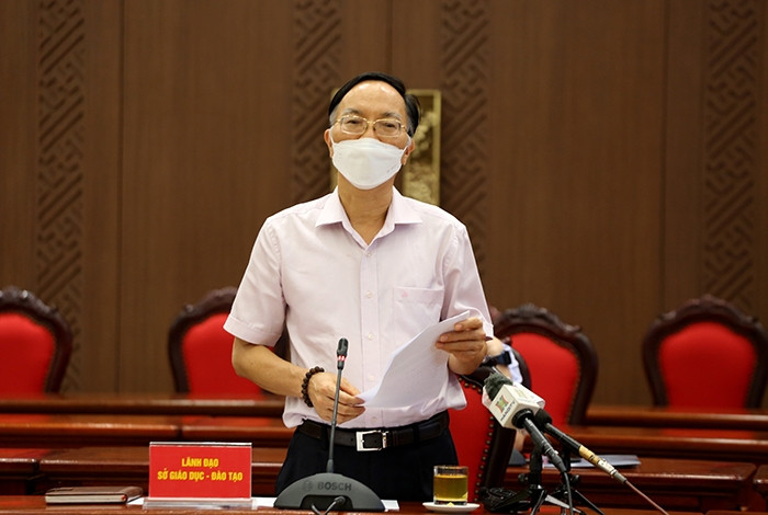 Phó Giám đốc Sở Giáo dục và Đào tạo Phạm Văn Đại thông tin tại cuộc họp. Ảnh: hanoi.gov.vn