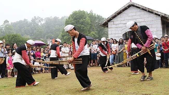 Cần phát huy bản sắc văn hóa, giữ gìn truyền thống của mỗi dân tộc để tạo thành sản phẩm du lịch độc đáo. (Ảnh tư liệu)