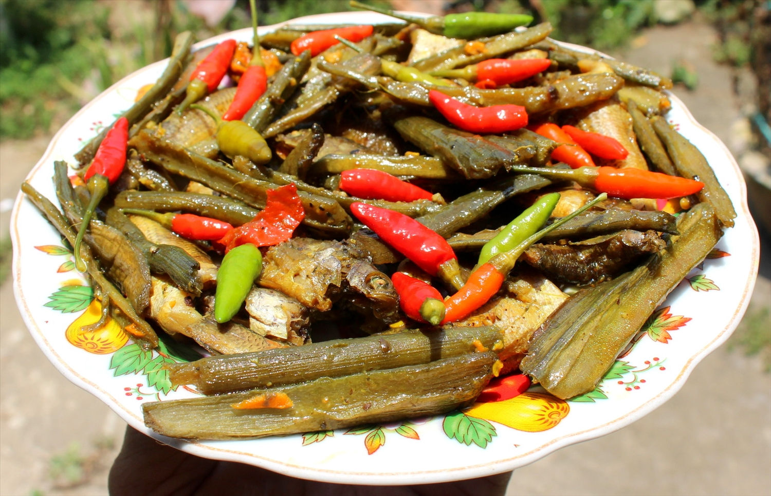 Món cá suối kho với ớt  ariêu  của người Cơ Tu với hương vị đặc trưng.