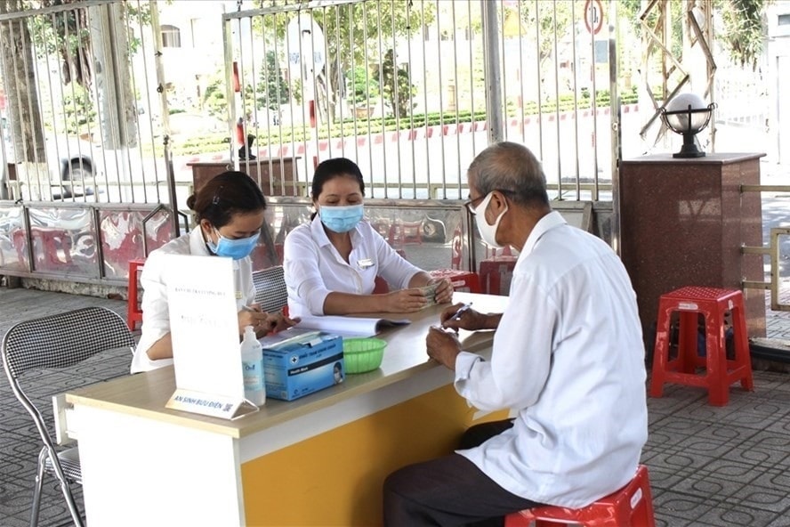 Bộ Lao động, Thương binh và Xã hội đề xuất tăng lương hưu từ 1/1/2022 với mức tăng 11% (Ảnh minh họa).