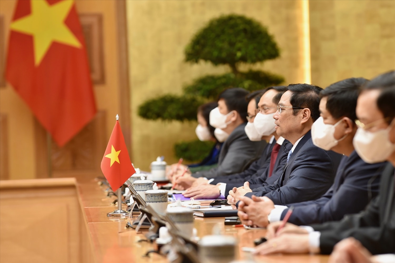 Thủ tướng Phạm Minh Chính bày tỏ vui mừng về những bước phát triển tích cực của quan hệ song phương Việt Nam - Hoa Kỳ, gửi lời cảm ơn chân thành tới Chính phủ và nhân dân Hoa Kỳ đã hỗ trợ vaccine và trang thiết bị y tế cho Việt Nam để ứng phó với đại dịch Covid-19. (Ảnh: VGP/Nhật Bắc)