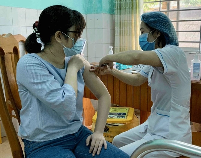 Tiêm vắc xin là một trong những biện pháp phòng, chống dịch Covid-19 hiệu quả