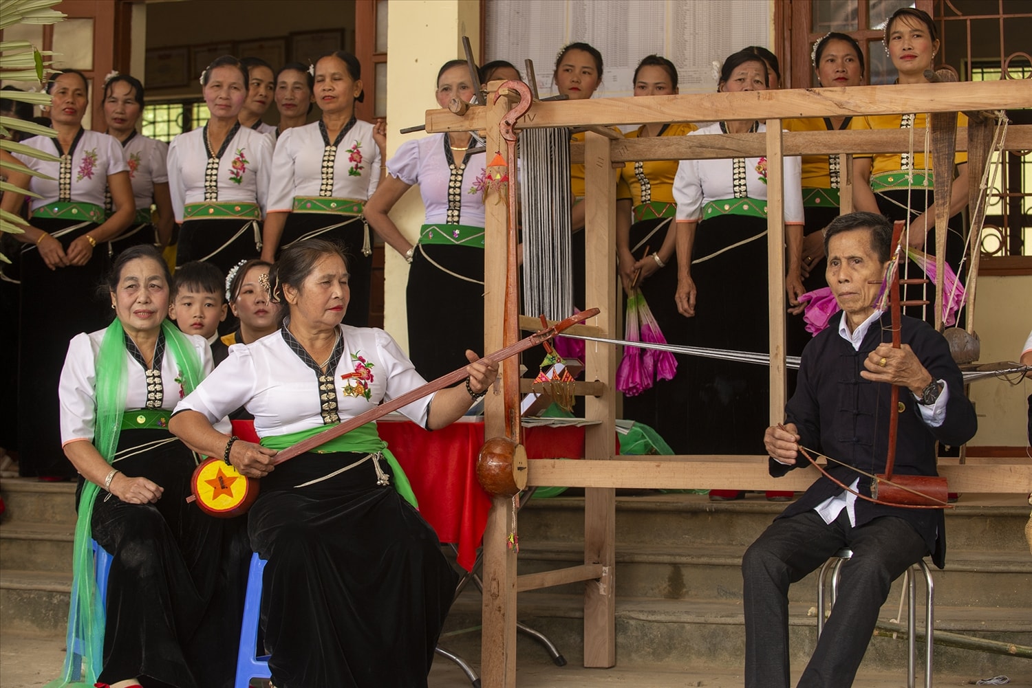 Hát Then - đàn tính, bộ môn nghệ thuật diễn xướng quan trong văn hóa tâm linh của người Thái Lai Châu Hát Then - đàn tính, bộ môn nghệ thuật diễn xướng quan trong văn hóa tâm linh của người Thái Lai Châu