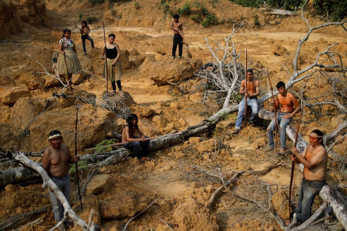 Hơn 18.000 thổ dân Mura sống tại Amazonas, bang có diện tích rừng Amazon lớn nhất Brazil. Các bộ tộc người bản địa thề sẽ sống chết để bảo vệ rừng thiêng. Hơn 18.000 thổ dân Mura sống tại Amazonas, bang có diện tích rừng Amazon lớn nhất Brazil. Các bộ tộc người bản địa thề sẽ sống chết để bảo vệ rừng thiêng.