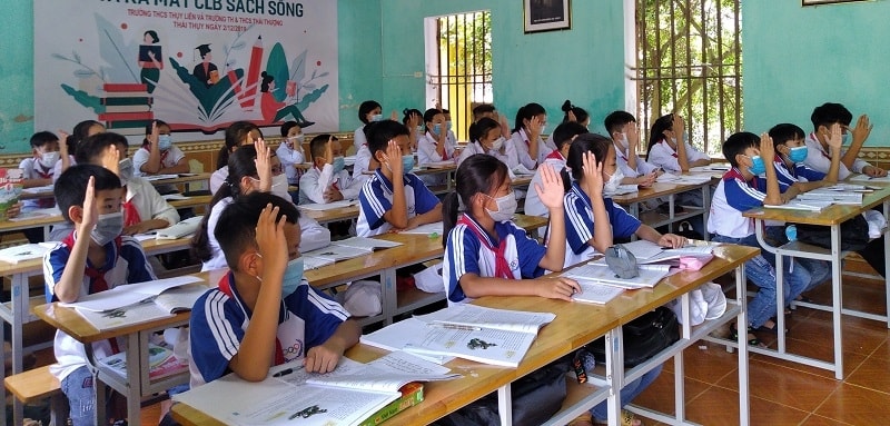 Buổi học đầu tiên của HS Trường THCS Thụy Liên (Thái Thụy, Thái Bình).