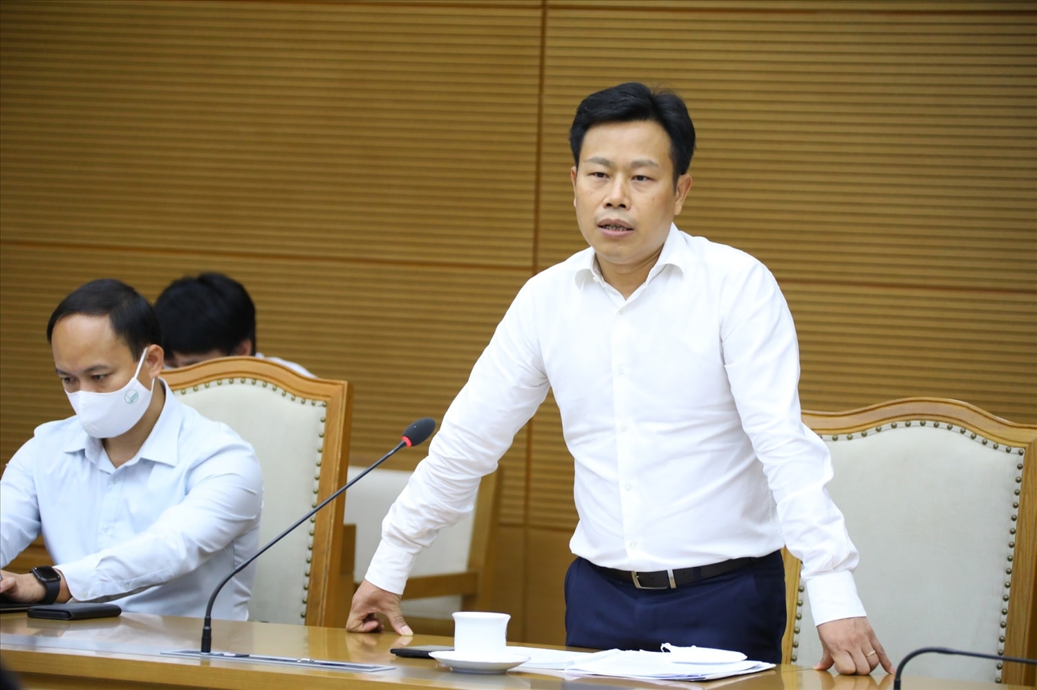 PGS.TS. Lê Quân, Giám đốc Đại học Quốc gia Hà Nội nêu ý kiến tại cuộc làm việc. Ảnh: VGP/Đình Nam