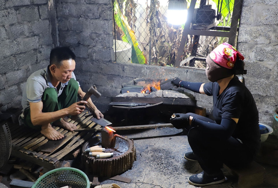 Từ khi sánh duyên, bà đã trở thành “cánh tay đắc lực”, cùng ông 