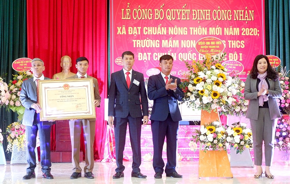 Đảng bộ, Chính quyền và Nhân dân xã Sơn Cương đón nhận Bằng công nhận xã đạt chuẩn Nông thôn mới, tháng 1/2021