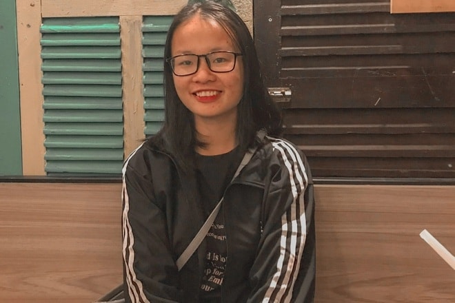 Em Lương Thị Lan Anh, lớp trưởng lớp 12A1, Trường Phổ thông Dân tộc nội trú THPT số 2 Nghệ An vui mừng khi biết mình là tân sinh viên của Trường đại học Y Hà Nội.