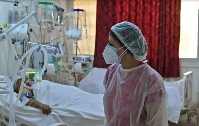  Số ca nhiễm và tử vong do COVID-19 tiếp tục gia tăng trên thế giới. (Ảnh: AFP)