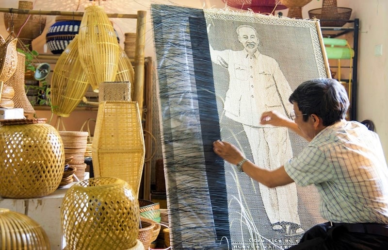 Các sản phẩm của Công ty TNHH mây tre đan Việt Quang (xã Phú Nghĩa) được UBND Thành phố Hà Nội công nhận đạt hạng 4 sao. Các sản phẩm của Công ty TNHH mây tre đan Việt Quang (xã Phú Nghĩa) được UBND Thành phố Hà Nội công nhận đạt hạng 4 sao.