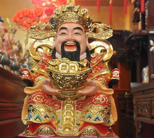 Tượng thần Tài Bạch Tiên Sinh hay Tăng Phúc Tài Thần (Thần Tài) là vị thần quản lý của cải và vàng bạc được người Hoa ở Chợ Lớn thờ trong các hội quán và tại gia